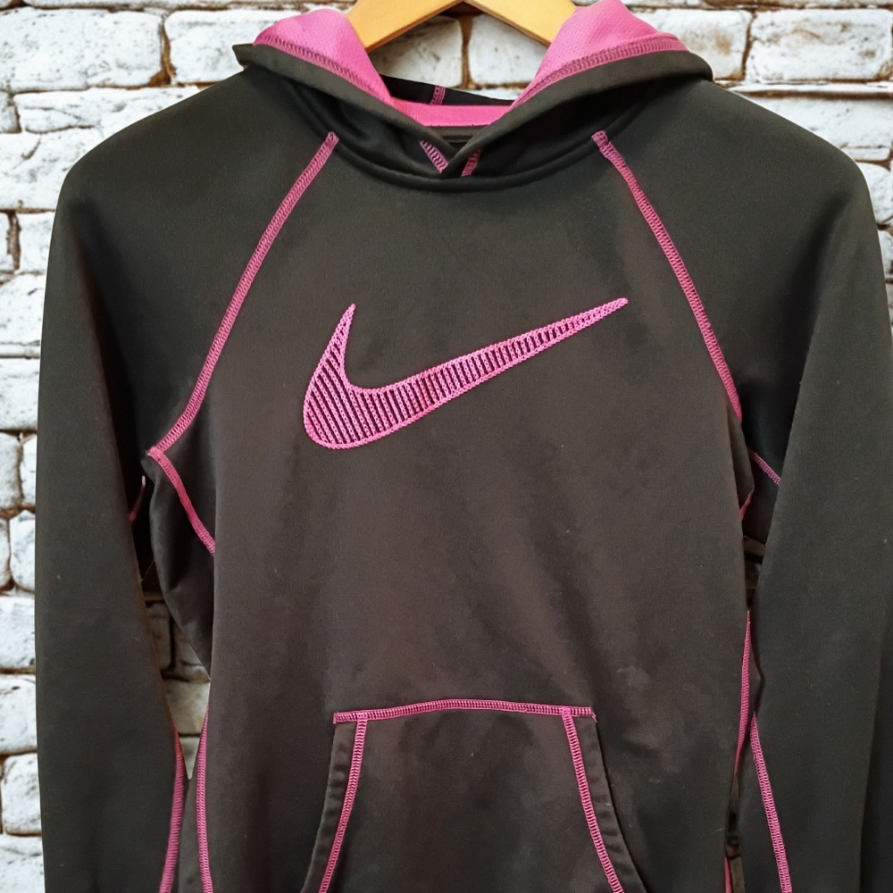 Women's Nike Therma Fit Swoosh Hoodie Size Small Black With Hot Pink - Picture 1 of 5